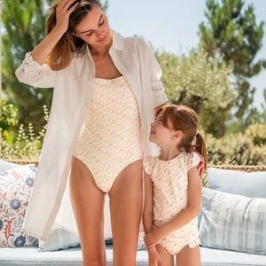 Minnow nwt 2T girls marigold floral short sleeve cup sleeve rashguard set